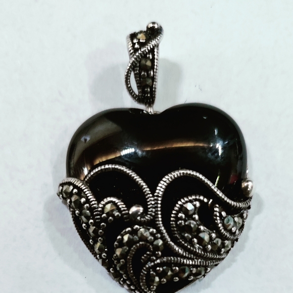 Gorgeous Black Onyx, Markesite, And Sterling Silver pendant. - Picture 4 of 6